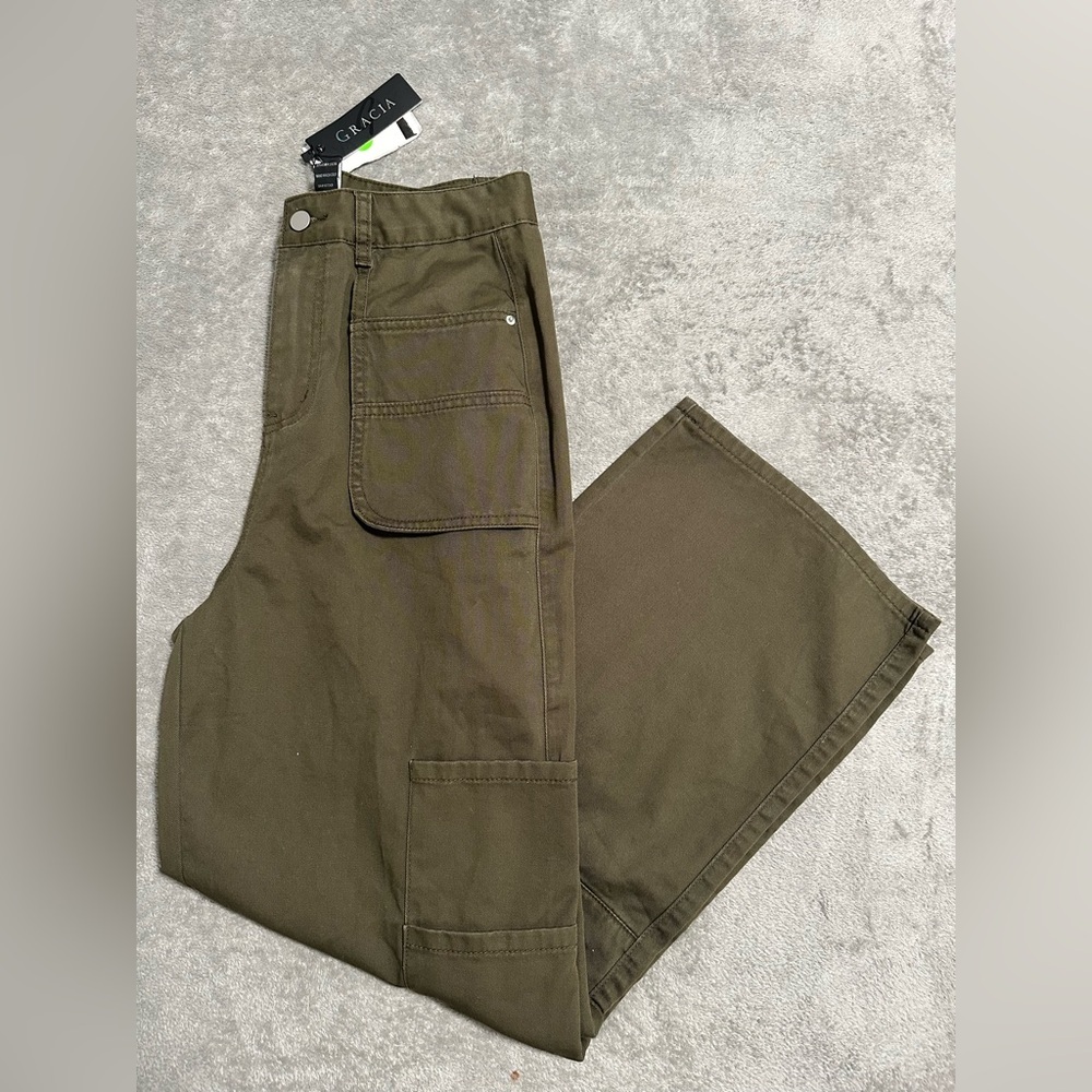 Gracia Green Cargo Pants‎ Utility Style size Small, NWT